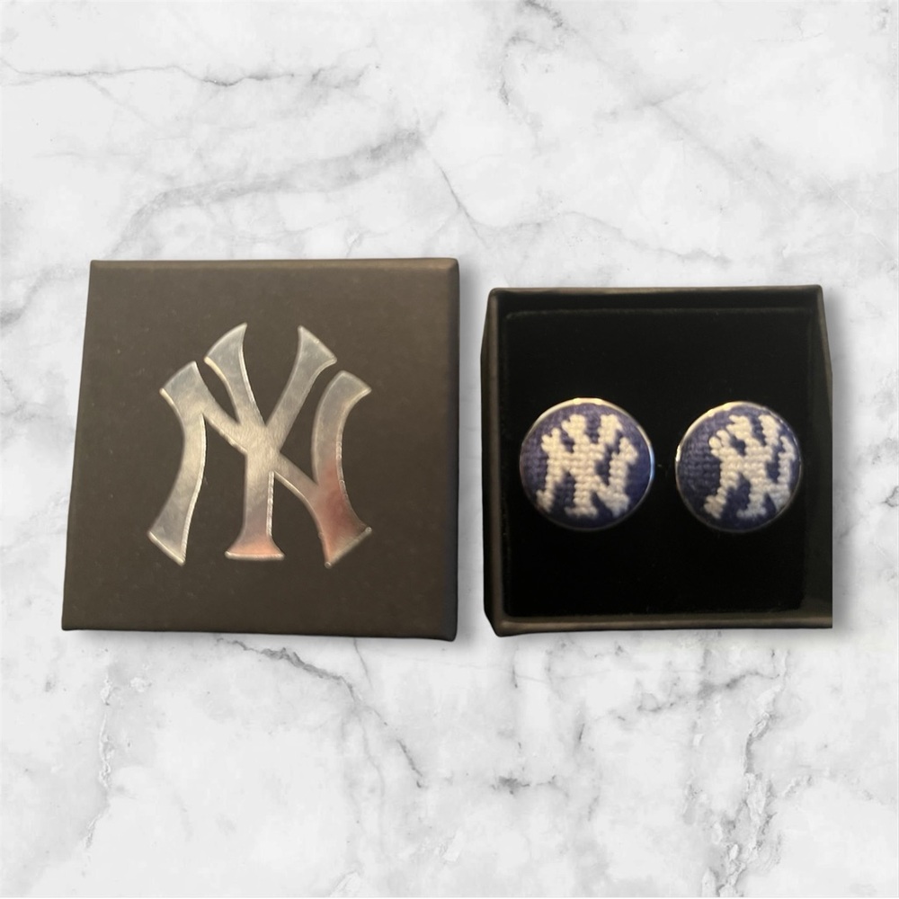 Needlepoint cufflinks - New York Yankees